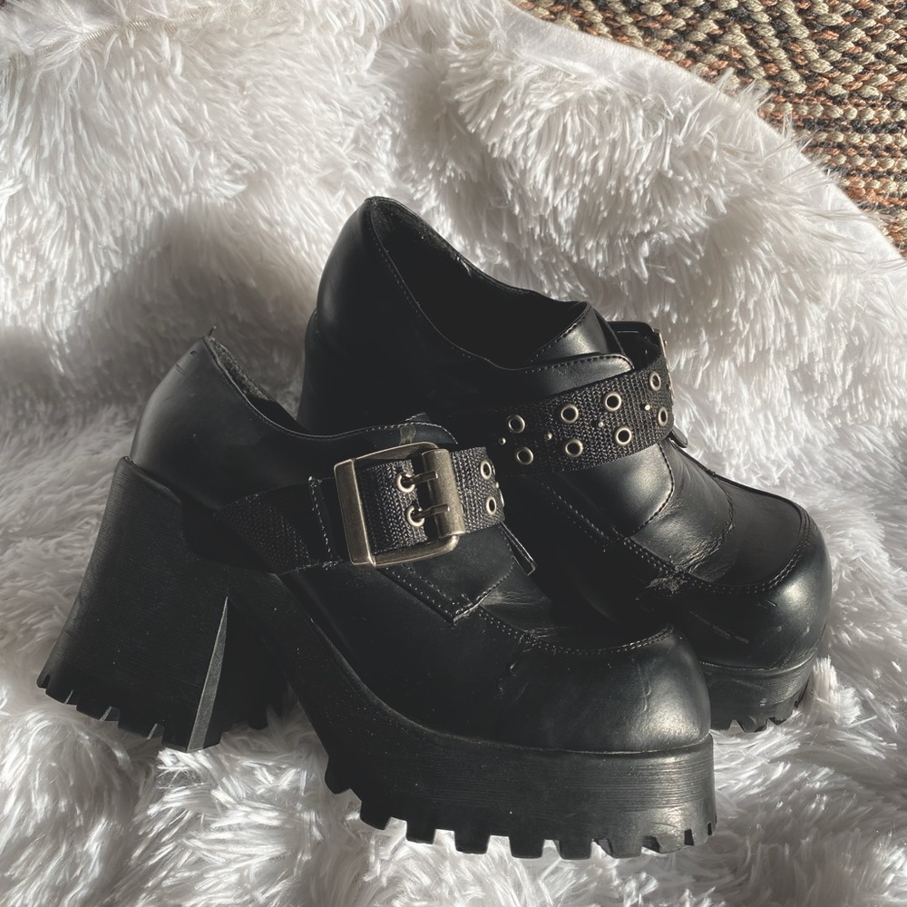 Vintage 90s / Rare Chunky Platform Buckle Shoes